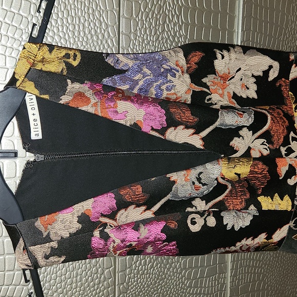 Alice + Olivia Dresses & Skirts - Alice & Olivia Oriental Floral Dress Size 0
